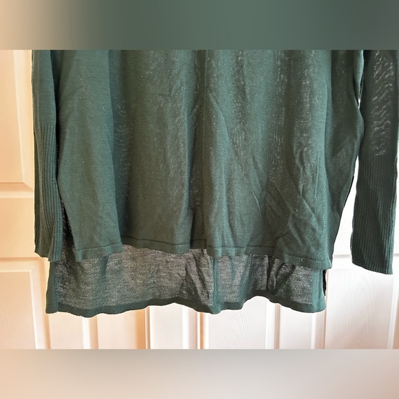 FREE w/ Bundle H&M Long Sleeve - Picture 6 of 8